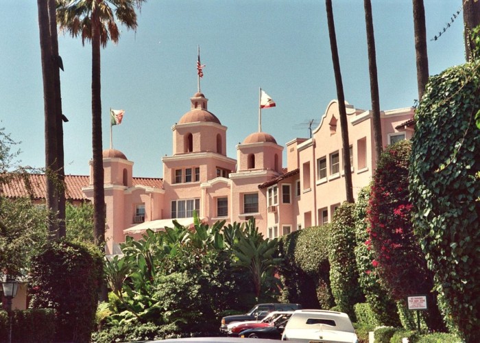 The_Beverly_Hills_Hotel,_1989_(2086903257)